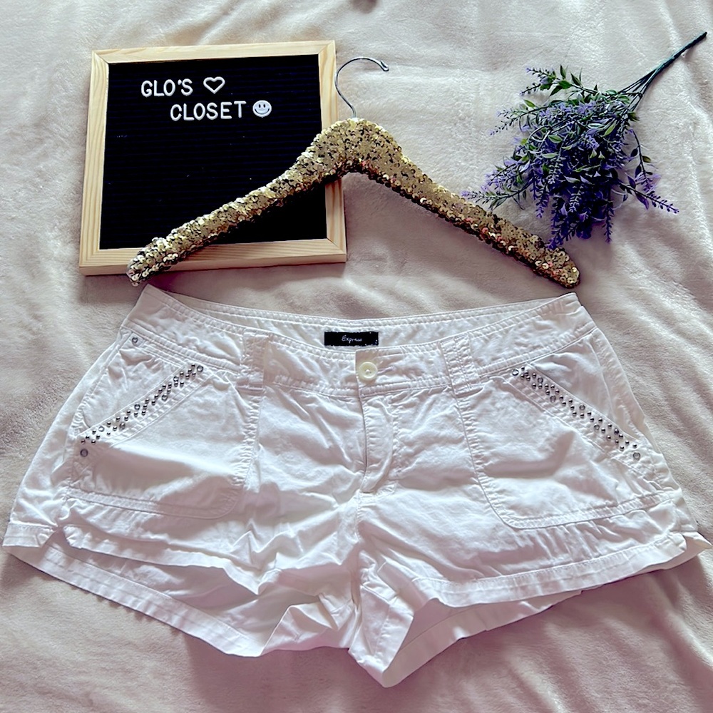 🐇 White Express Cargo Shorts
